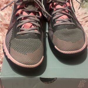 Nike Men's Kyrie Flytrap V Shoes - Pink, Olive Green, Camouflage and Black